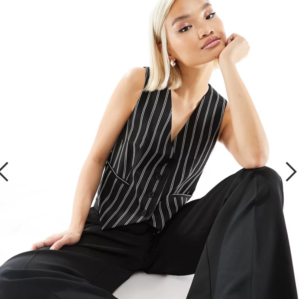 NWOT ASOS DESIGN boxy vest in black pinstripe 14